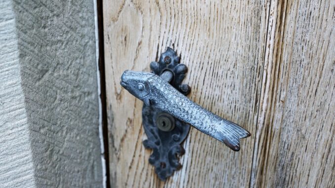 serrure porte Comment trouver un bon serrurier pour vos clés cassées ?