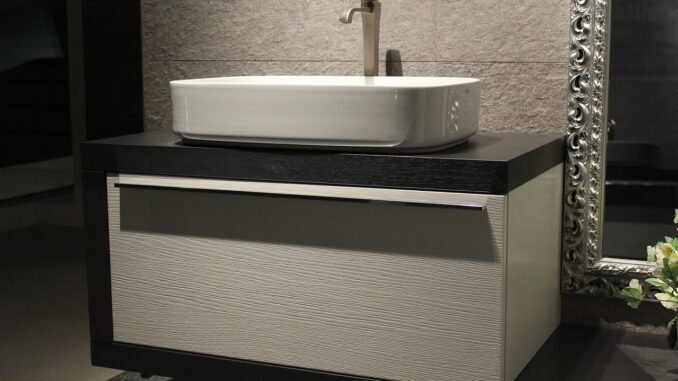 robinet lavabo Quand appeler une entreprise d'urgence pour les fuites d'eau ?